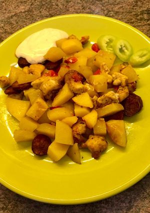 Kolbászos csirkemell sütőben recept fotója