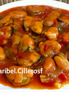 Una foto de Mejillones en salsa de tomate al orégano casero