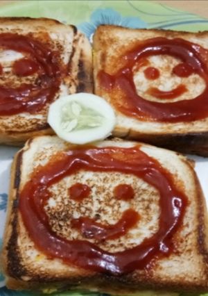 ब्रेड आलू सैंडविच (Bread aloo sandwich recipe in Hindi) रेसिपी मुख्य फोटो