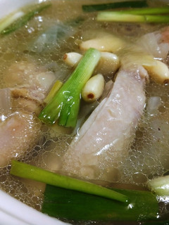 (電鍋)洋蔥蒜頭雞湯 的食譜成品照片
