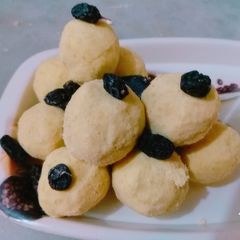 A picture of Rosted gram laddu.
