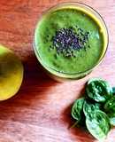 Smoothie de manzana, chía y espinacas