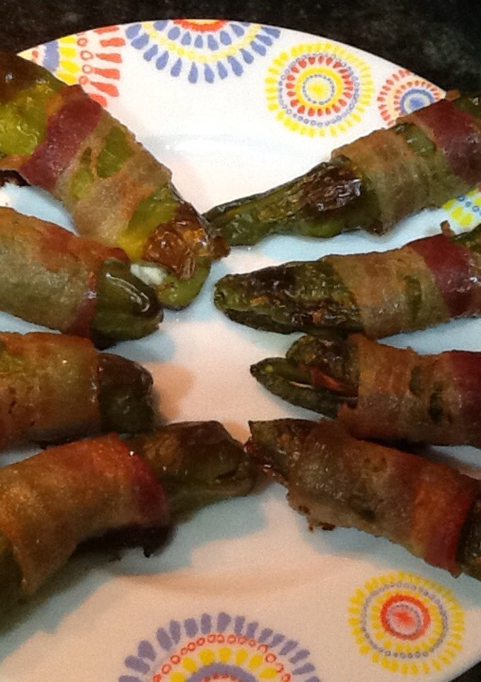 Una foto de Pimientos de Padrón rellenos