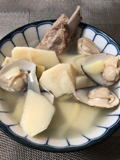 綠竹筍蛤蠣排骨湯 的食譜成品照片