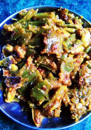 घेवड्याची भाजी (ghevdyachi bhaji recipe in marathi) रेसिपी चे मुख्य फोटो 