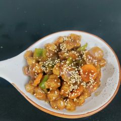 A picture of Chilli soya chunks.