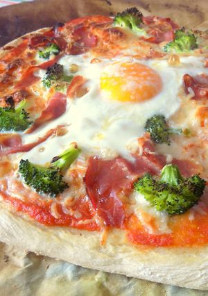 Foto principal de Pizza casera con salsa artesanal