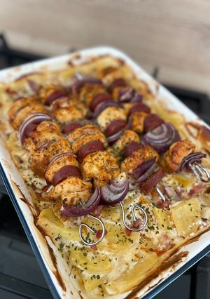 Csirkemell saslik burgonyával sütve recept fotója