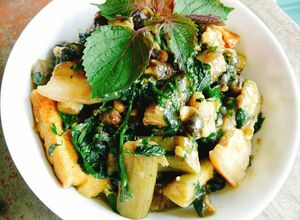 Hình của món Ốc nấu chuối đậu.