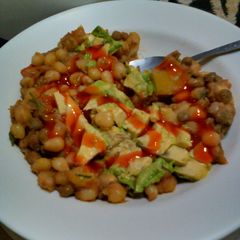 A picture of Githeri ya Nzuu(pigeon peas).