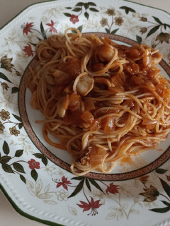 Una foto de Spaghetti con chipirones encebollados