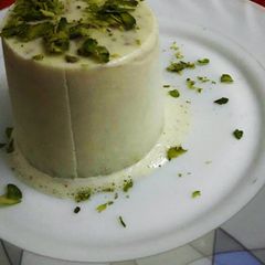 A picture of Pista Malai kulfi.