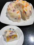 Terrina con leche, yogurt y frutas