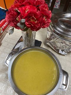 صورة لوصفة شوربه العدس الذيذه بالخضار 😋♥️