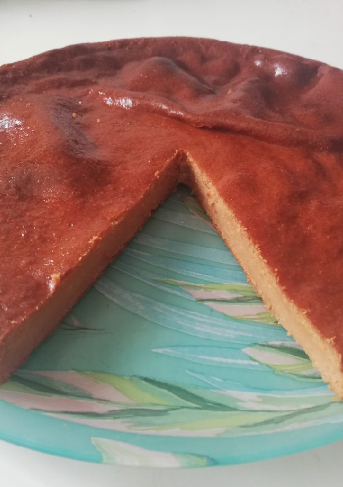 Una foto de Tarta de queso con turrón de Jijona