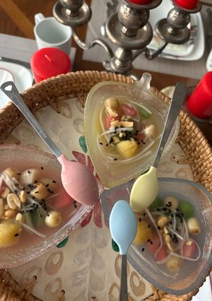 Hình của món Chè hạt sen củ năng.