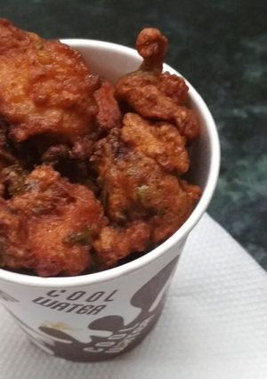 चिकन पॉपकॉर्न अर्थात चिकनची भजी रेसिपी चे मुख्य फोटो 