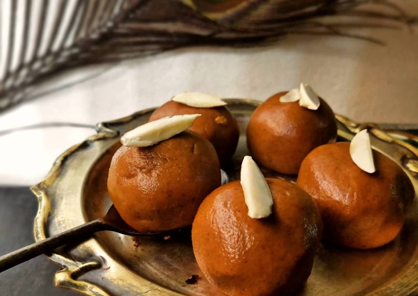 Besan ke laddu