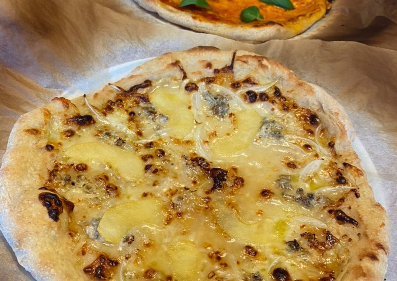 Pizza napolitana bianca queso azul