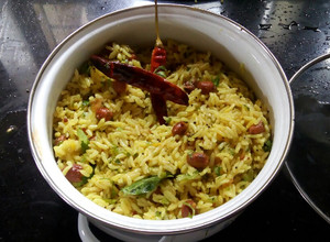 A picture of Pulihara / Tamrind Rice.