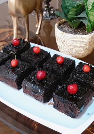 عکسی از دستور کیک شکلاتی خیس کافی شاپ