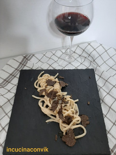 Foto di Pici al tartufo nero con crema di tartufo bianco