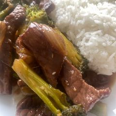 A picture of Broccoli and Beef 🥩.