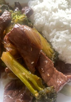 A picture of Broccoli and Beef 🥩.