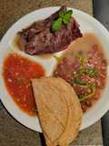 Cecina con Frijoles de la Olla y Salsa de Tomate