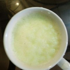 A picture of Cucumber and pineapple smoothie.