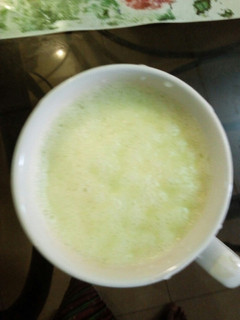 A picture of Cucumber and pineapple smoothie.