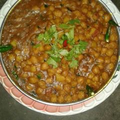 A picture of Ghoogni.