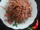 Nhút xào tóp mỡ ngay mưa