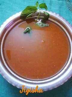ड्रमस्टिक और टमाटर सूप (Drumstick and tomato soup recipe in hindi) रेसिपी मुख्य फोटो