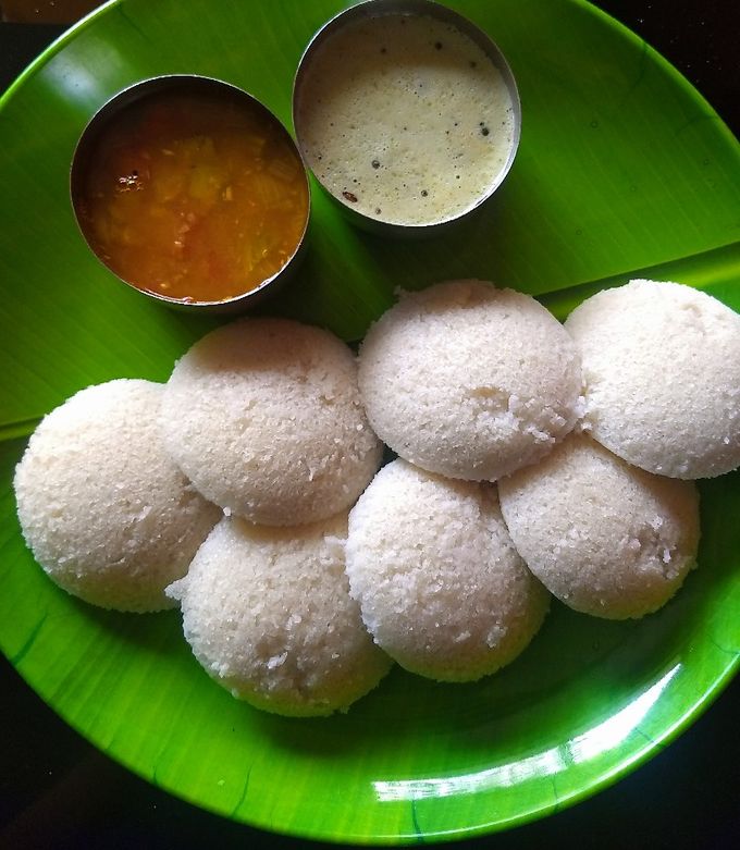 Idli Sambar And Coconut Chutney Idli Sambar And Coconut Chutney