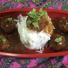 A picture of Baked manchurian bolls with curry.