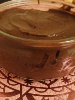 Una foto de Mousse de chocolate y aguacate
