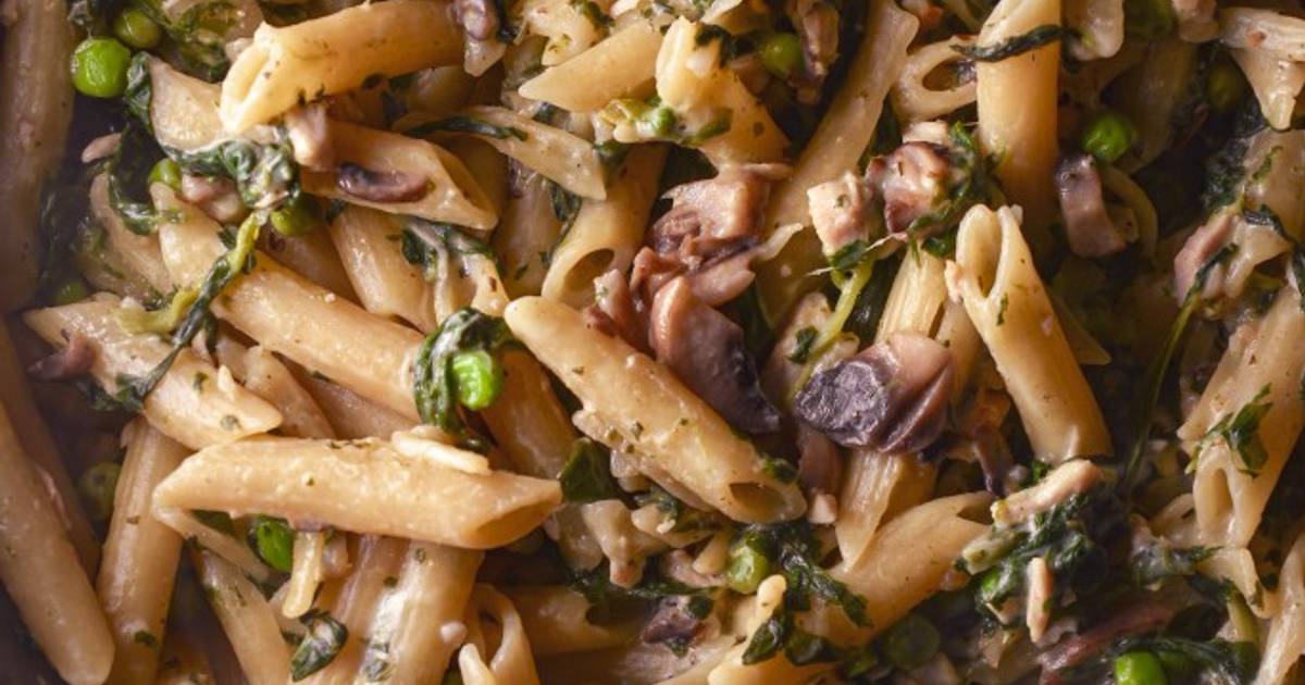 Chicken, Mushroom & Spinach Pasta Recipe by Natalie Marten (Windsor