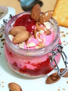 Foto resep Strawberry ice cream cake