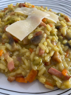Una foto de Risotto de champiñones más tres colores