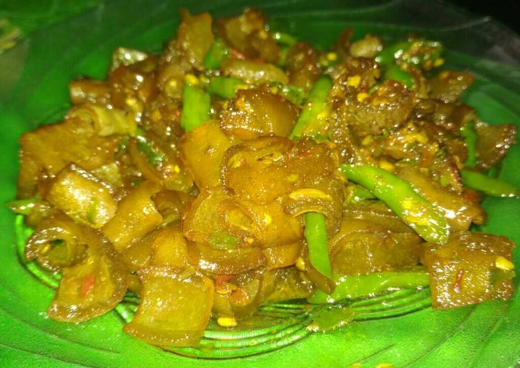 How to Cook Appetizing Oseng kikil pedas cabai ijo bumbu simpel dan tanpa msg
