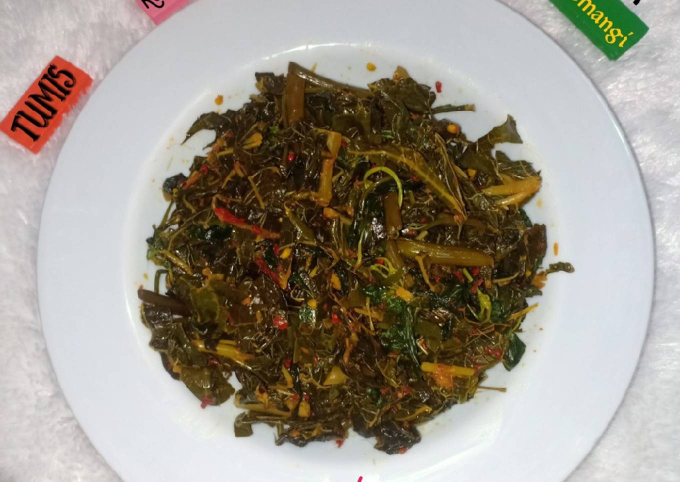 Bayam panggang, godhong pepaya, kemangi