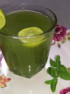 मिंट-लेमोनेड (Mint-Lemonade recipe in Hindi) रेसिपी मुख्य फोटो