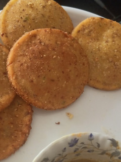 आलू पूरी (aloo poori recipe in Hindi) रेसिपी मुख्य फोटो