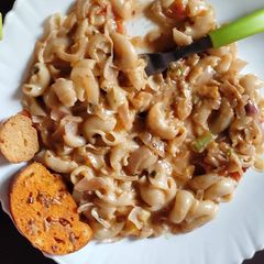 A picture of Macaroni.