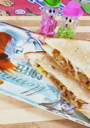 A picture of Chilli garlic mushroom sandwich.