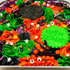 A picture of Halloween TrayBake.