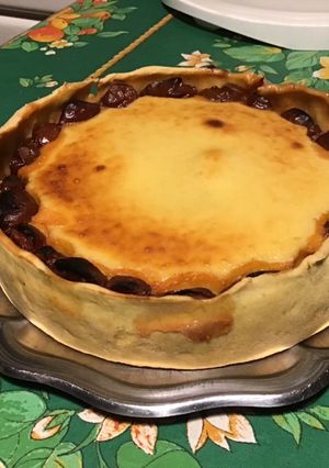 Une photo de Tarte aux prunes crème de fromage blanc au citron (pâte brisée épeautre citron)