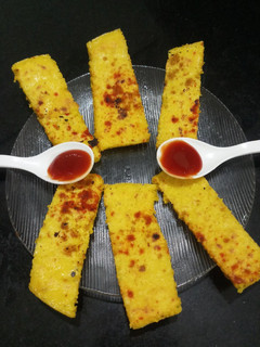 શેલો ફ્રાય ખાટા ઢોકળા(Dhokla Recipe In Gujarati) રેસીપી મુખ્ય ફોટો