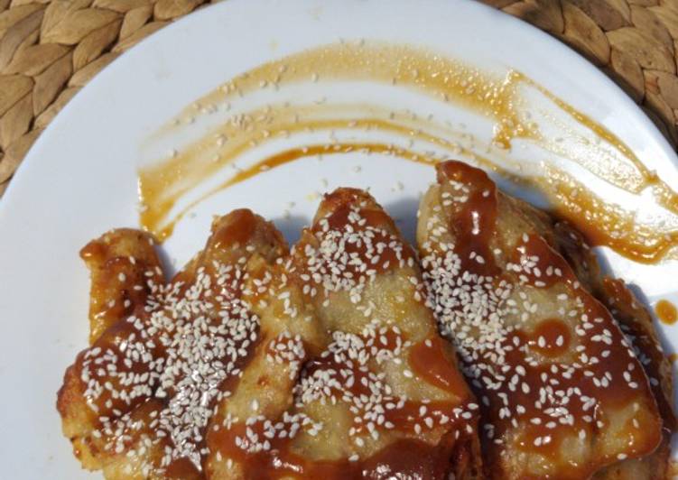 Pisang goreng wijen saus srikaya